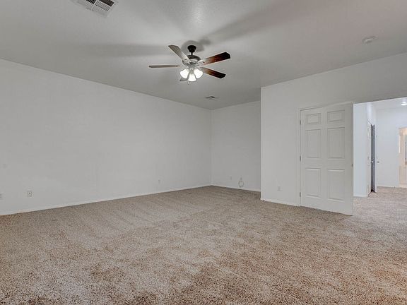 3rd image of 3109 Strawberry Park Dr