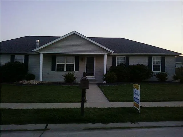 10516 Foxtail Dr photo 1