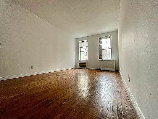 3rd image of 1369 1st Ave APT 5A