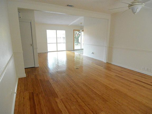 4th image of 1146 Shadyglen Cir