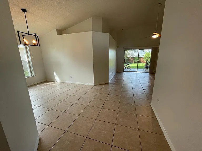 8231 Fort Thomas Way — Photo 20