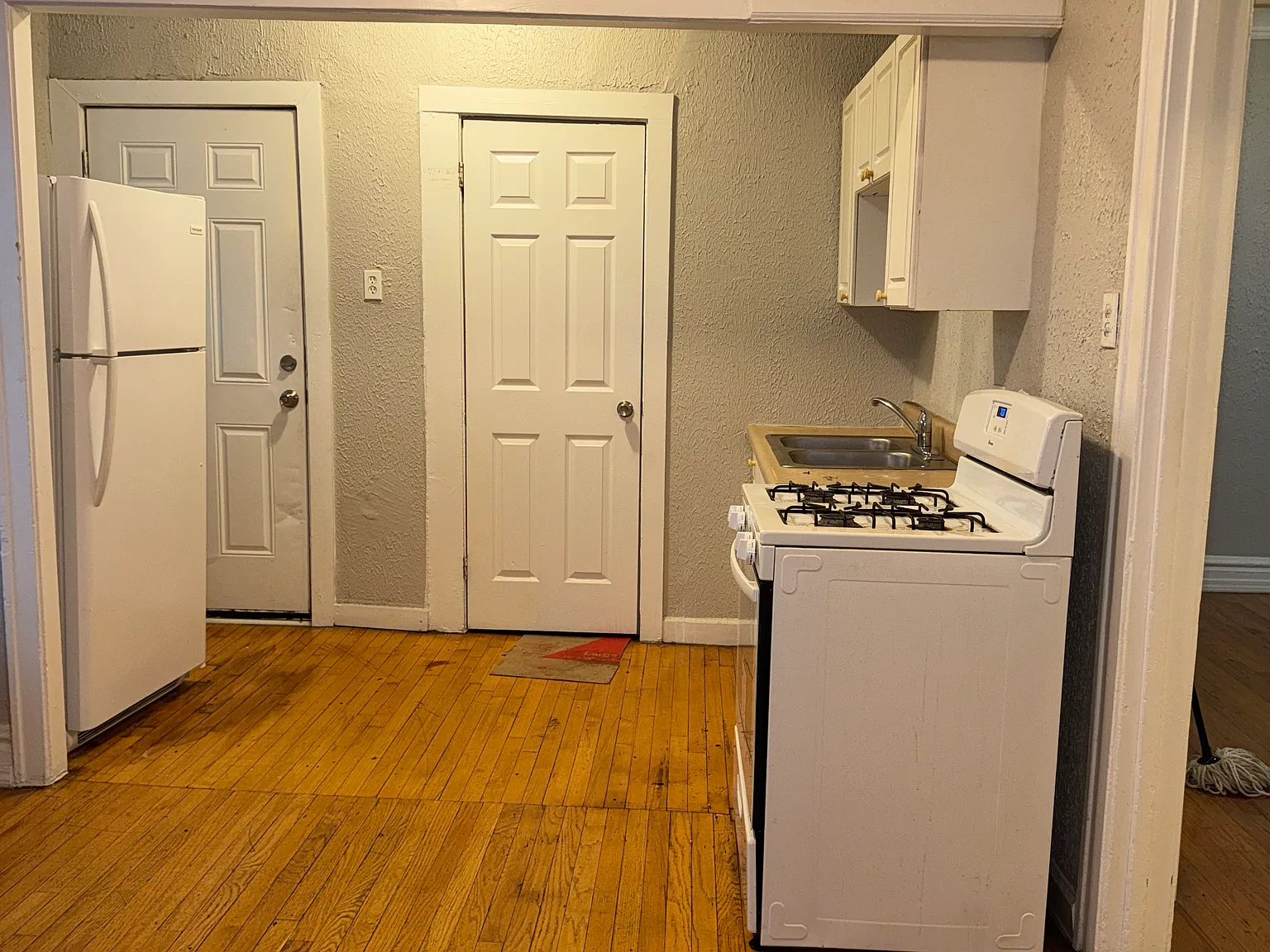 2 bed, 800 sqft, $1,125 — Photo 2