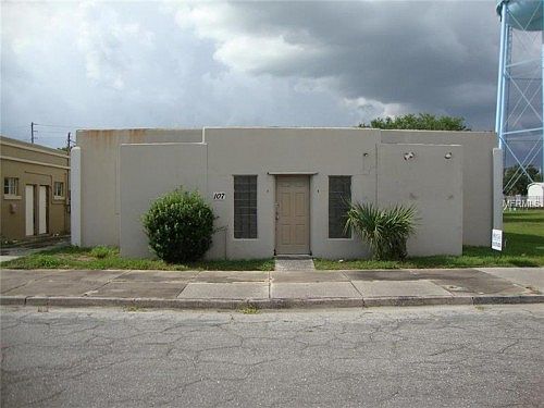 1st image of 107 E Crystal Ave