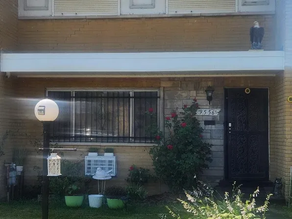 9556 S Colfax Ave, Chicago, IL 60617