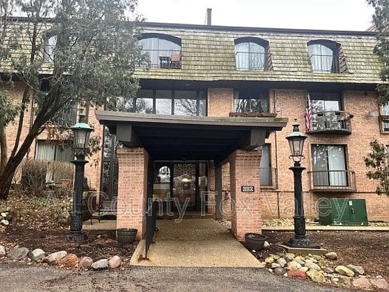 600 W Russell St #306 — Photo 2