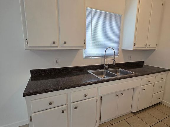 5th image of 620 S Myrtle Ave #2