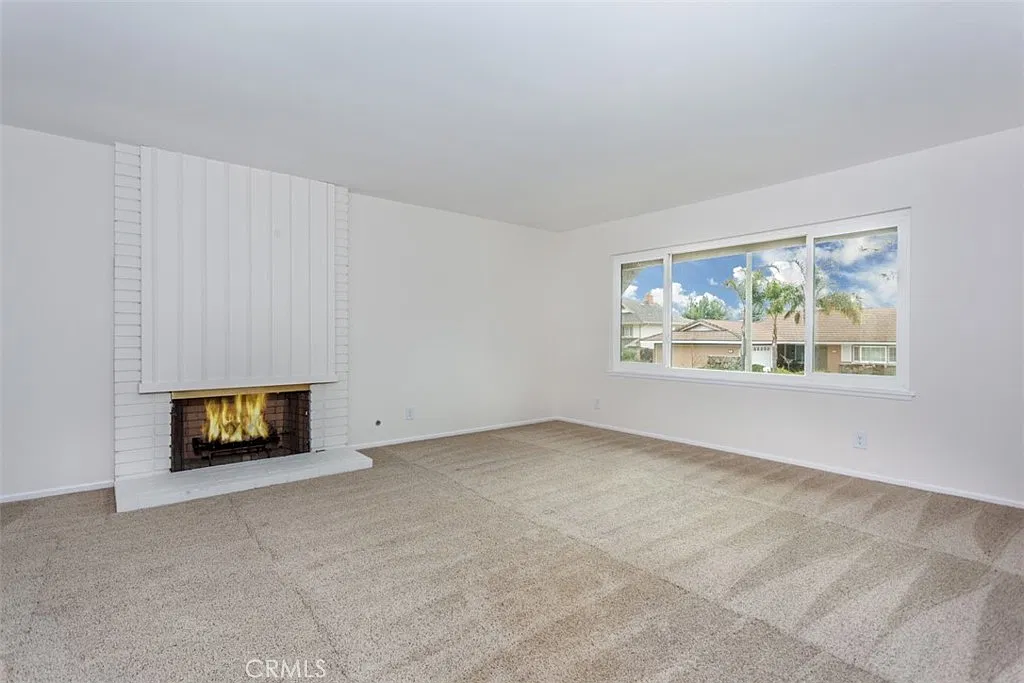 5 bed, 3.5 bath, 2655 sqft, $5,500 — Photo 2