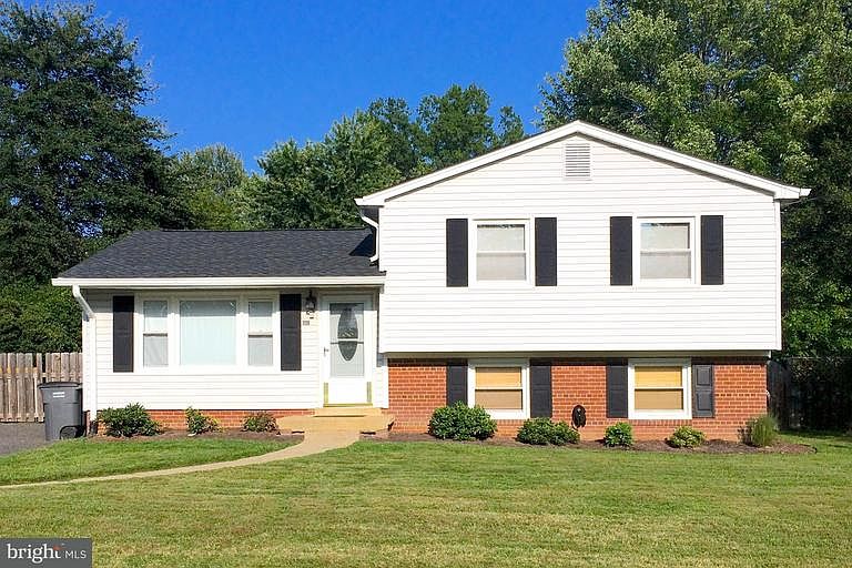 1st image of 6011 Larkspur Dr