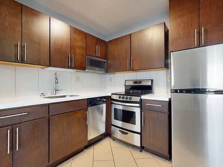 Kenwood — Photo 8