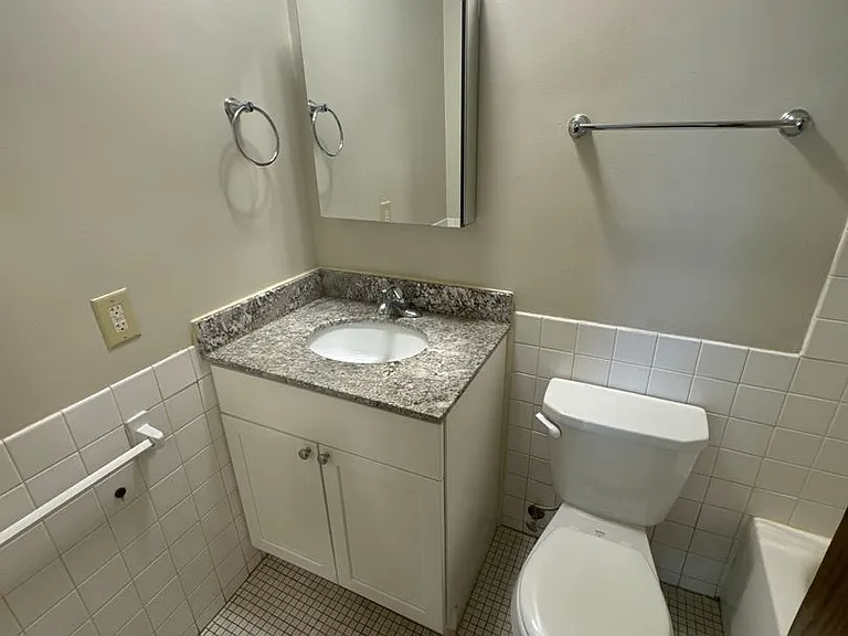 3720 West 32nd Street — Photo 47