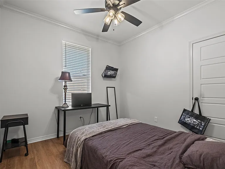 3067 Royal Garden Rd — Photo 10