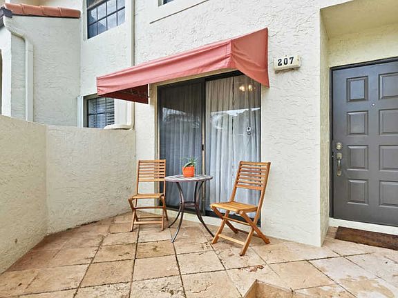 2nd image of 207 Republic Ct