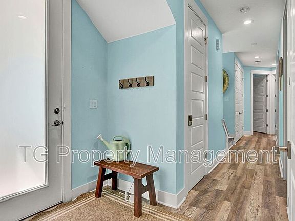 3rd image of 514 2nd St S