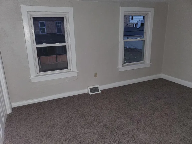 548 Larimer Ave — Photo 7
