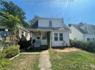 18 Hillcrest Dr, Charleston, WV 25302