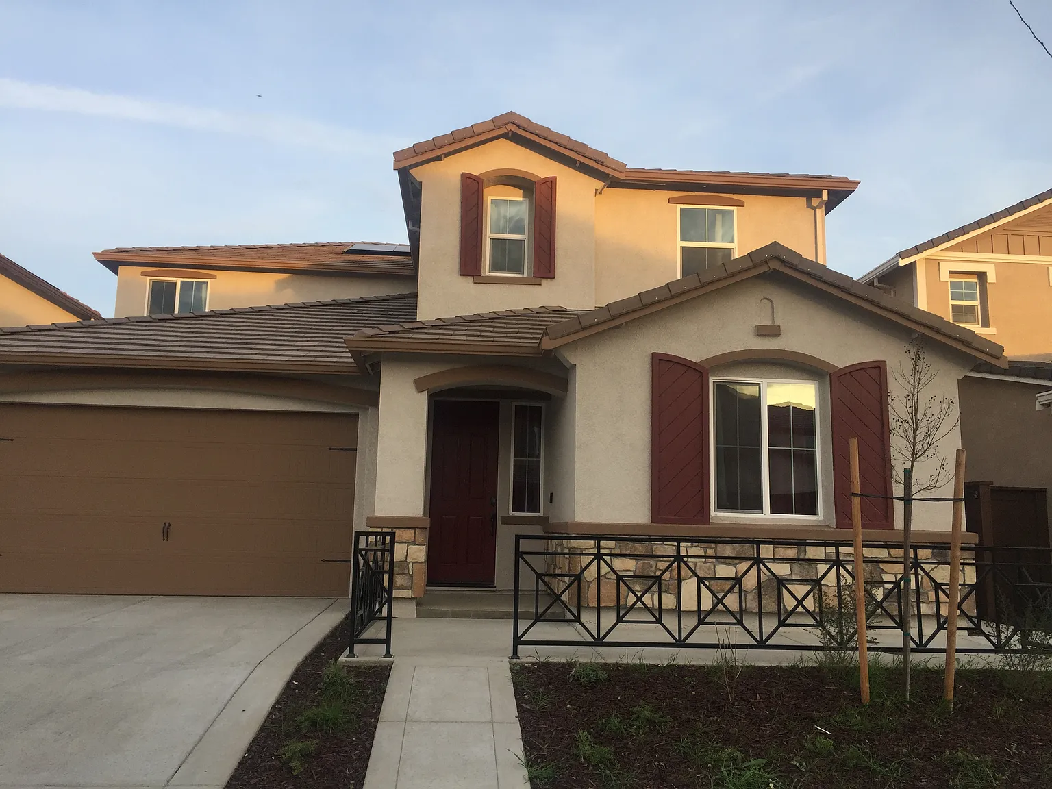 5 bed, 3033 sqft, $950 — Photo 4