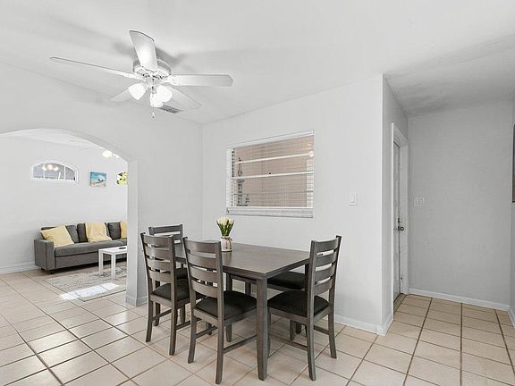 4th image of 717 95th Ave N #1