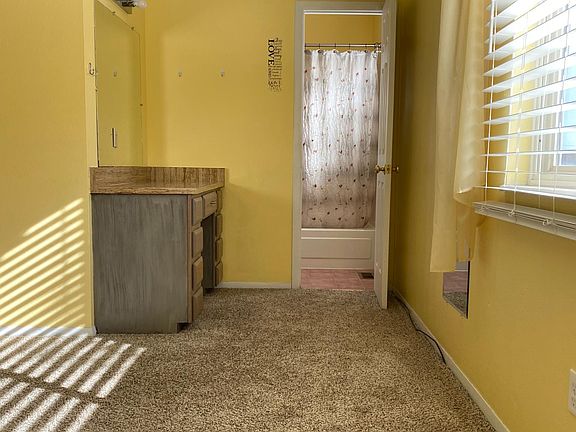 3rd image of 325 Catalina Dr