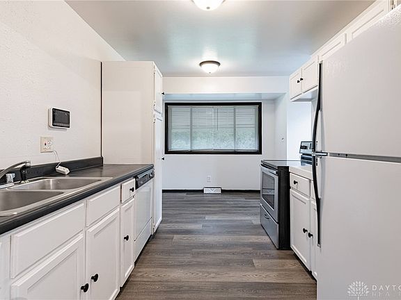 5th image of 38 Nona Dr