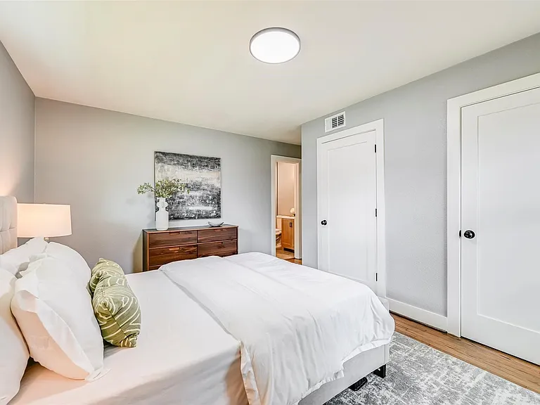 2729 Lockhart Ave — Photo 12