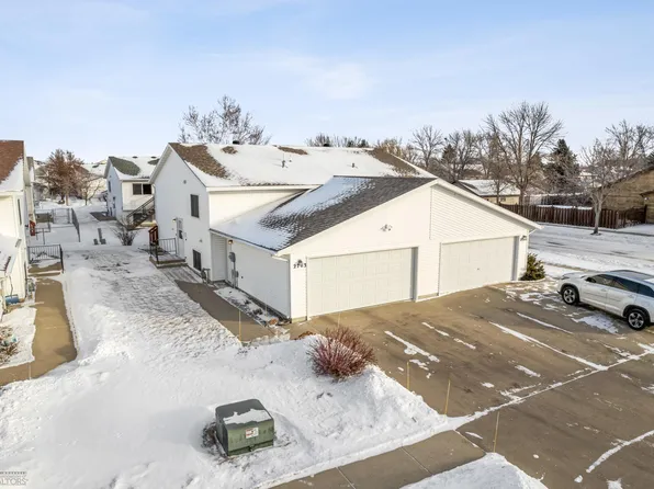 2703 34th Ave S, Fargo, ND 58104