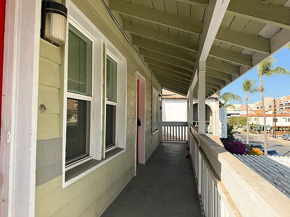 5th image of 3560-3566 4th Ave #2