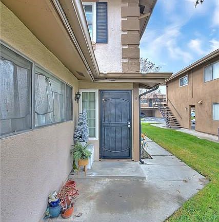 3rd image of 1021 W Sierra Madre Ave APT 2