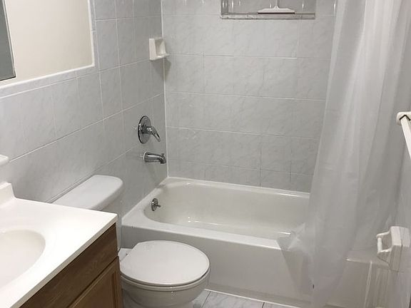 5th image of 3519 33rd St APT 3