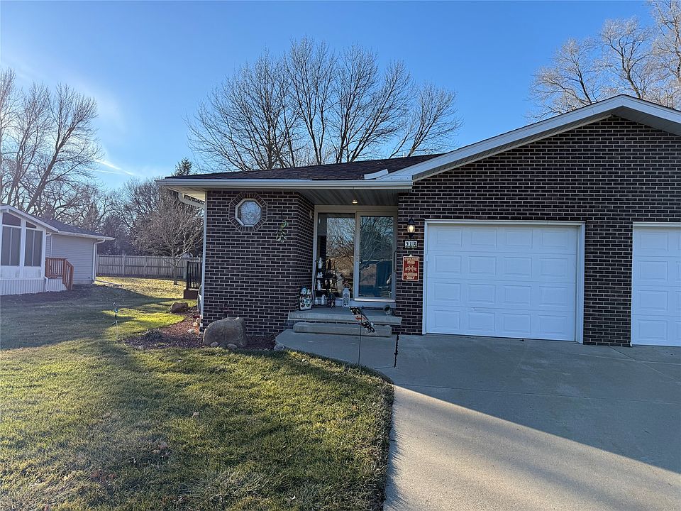 1st image of 912 N 6th Avenue Cir