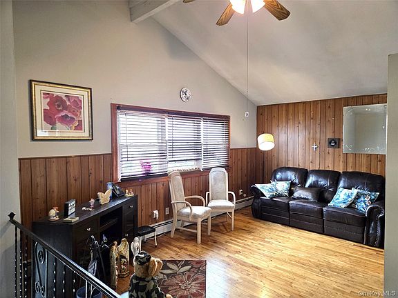 3rd image of 89 Woodycrest Drive