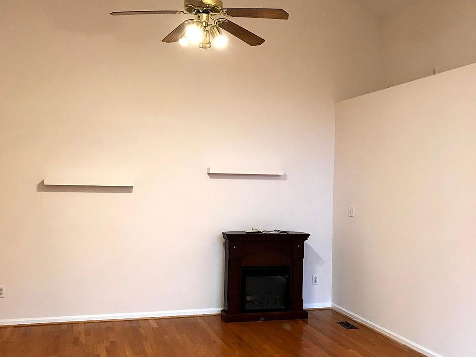 1st image of 105 Stewart Ln
