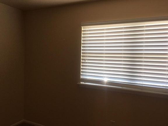3rd image of 7 Heritage Ct APT B