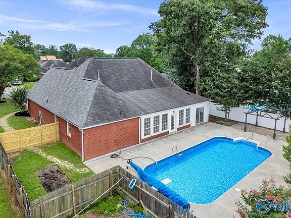 2nd image of 2722 King Arthur Ct SW