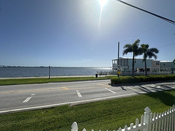 3rd image of 7 NE Nautical Dr #7
