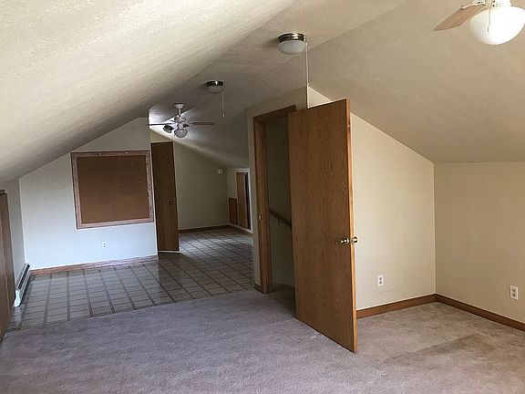 3rd image of 211 La Veta Ave