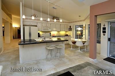 4th image of 5565 N Waterfield Dr