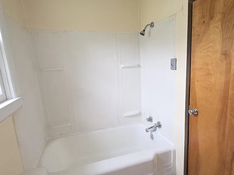 1001 N State St — Photo 15