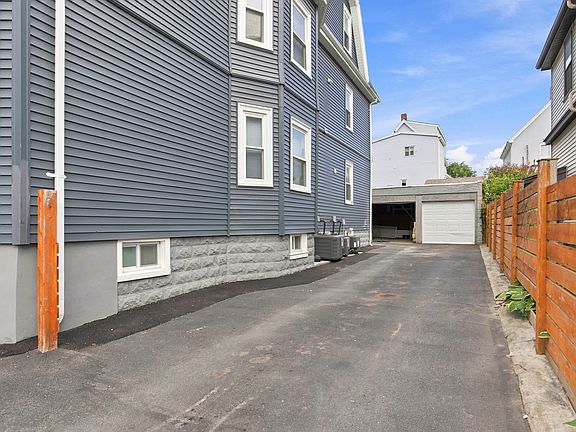 4th image of 69-69 71 Swan St