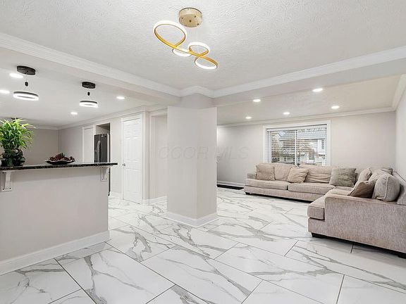 3rd image of 3090 Dewbourne Dr