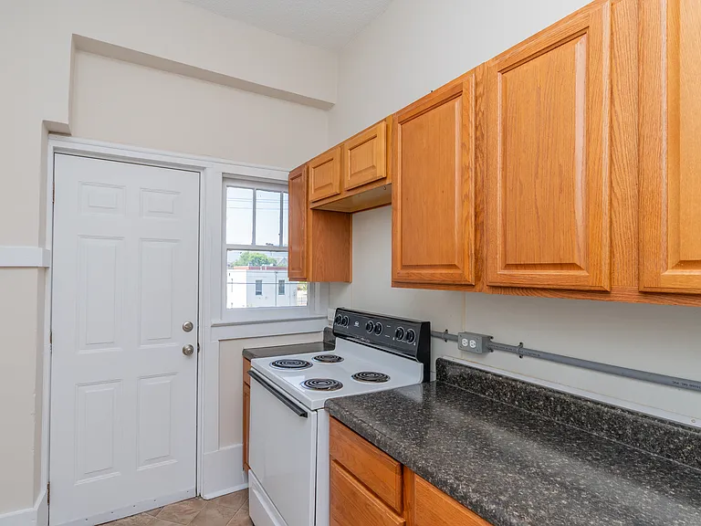 820 Oak St #1 — Photo 12