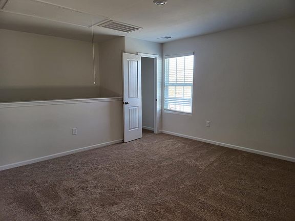 5th image of 565 Belcaro Dr