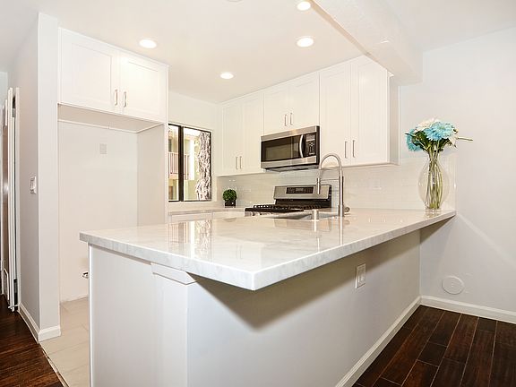 4th image of 21551 Burbank Blvd Unit 78