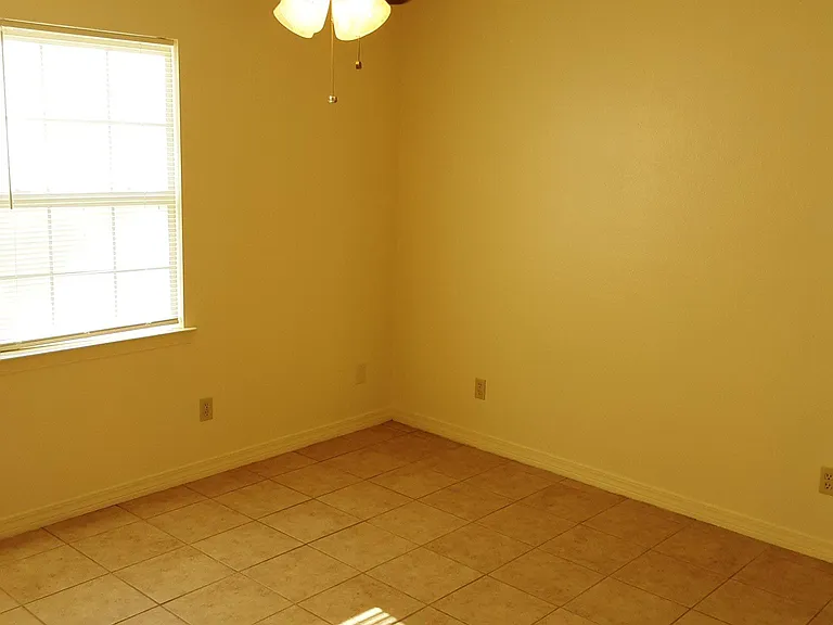 12182 Fernwood Dr W — Photo 22