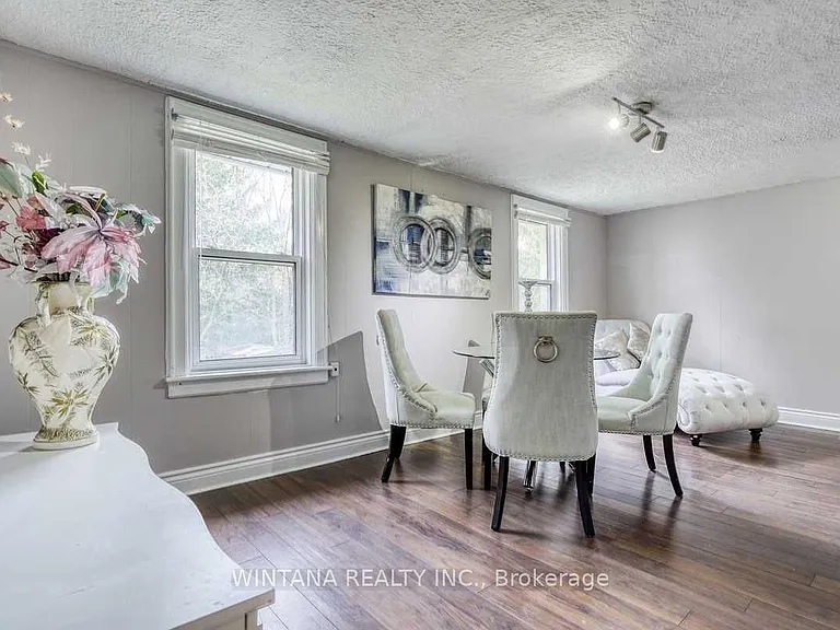29 Whitman St #UPPER — Photo 1