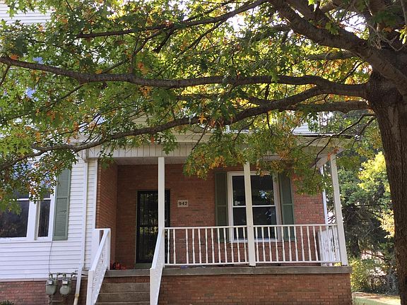 2nd image of 942 Locust Ave
