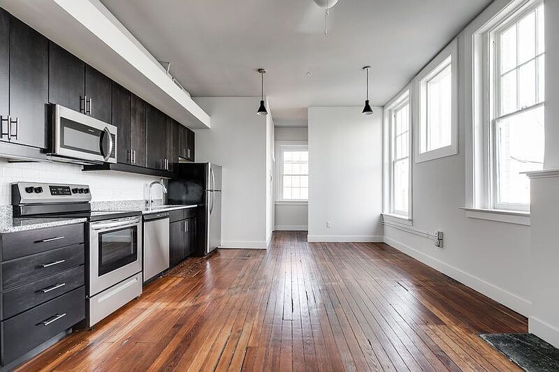 1st image of 17 W Main St #201