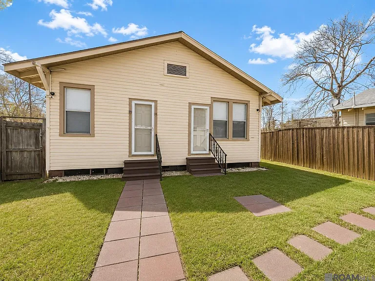 1427 Stilt St — Photo 13