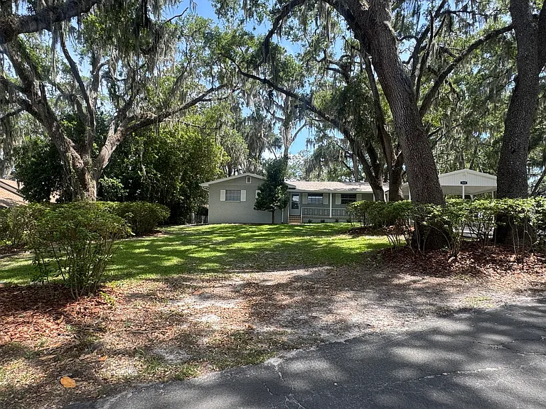 505 Colonial Dr — Photo 2