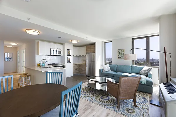 Rented by Lisa Management | media 24