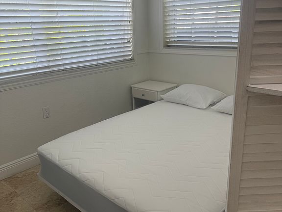3rd image of 3361 NW 18th St #1